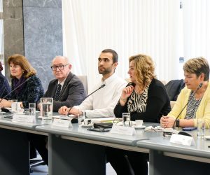 18.10.2022., Zagreb - U ministarstvu rada, mirovinskoga sustava, obitelji i socijalne politike odrzan cetvrti sastanak pregovarackih odbora Vlade RH i predstavnika sindikata, o sklapanju dodatka Temeljnom kolektivnom ugovoru za sluzbenike i namjestenike u drzavnim sluzbama i sklapanju dodatka Kolektivnom ugovoru za drzavne sluzbenike i namjestenike. Stjepan Topolnjak, Matija Kroflin, Sanja Sprem, Nada Lovric. Photo: Luka Stanzl/PIXSELL