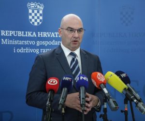 19.09.2022., Zagreb, Ministarstvo gospodarstva, nakon sastanka s opskrbljivacima plinom, drzavni tajnik Ivo Milatic, dao izajvu za medije. Photo: Robert Anic/PIXSELL