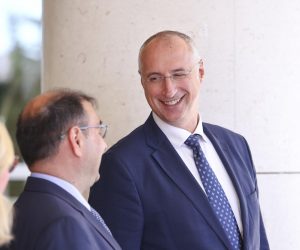 19.10.2022., Split - Predsjednik RH Zoran Milanovic prisustvovao je sjednici Ekonomskog savjeta predsjednika Republike pod nazivom "Analiza ekonomske situacije u 2022. u Republici Hrvatskoj i ekonomski trendovi u sljedecoj godini".
Ivica Puljak
  Photo: Miroslav Lelas/PIXSELL
