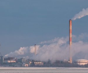 20.01.2021., Osijek - Termoelektrana – toplana Osijek proizvodi elektricnu energiju za elektroenergetski sustav i toplinsku energiju za grijanje grada i opskrbu industrije tehnoloskom parom. Nalazi se u industrijskoj zoni na istocnom dijelu grada Osijeka, jedan kilometar od rijeke Drave. Photo: Davor Javorovic/PIXSELL