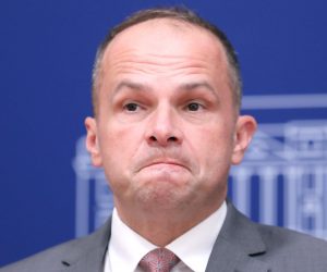 20.07.2022., Zagreb - Na konferenciji za medije Kluba zastupnika SDP-a odrzanoj u Saboru o temi "Energetska tranzicija Republike Hrvatske" govorili su Sinisa Hajdas Doncic i Mihael Zmajlovic.

 Photo: Patrik Macek/PIXSELL