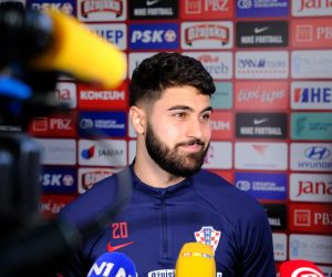 20.09.2022., Zagreb - Josko Gvardiol dao je izjavu  za medije prije treninga nogometne reprezentacije na pomocnom terenu Hitrec-Kacian. Photo: Slaven Branislav Babic/PIXSELL
