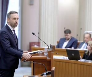 20.10.2022., Zagreb - Sabor 12. sjednicu nastavlja raspravom o izmjenama i dopunama Zakona o radu. ministar rada, mirovinskoga sustava, obitelji i socijalne politike Marin Piletic Photo: Patrik Macek/PIXSELL