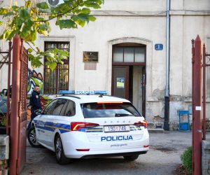 20.10.2022., Zagreb - I policijska postaja u ulici Grgura Ninskog za koju je zaprimljena dojava o bombi. Dojava o bombi upucena je na pet lokacija u Zagrebu - zracnoj luci, dvije policijske postaje te dva McDonaldsa. Photo: Matija Habljak/PIXSELL