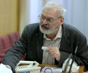 21.04.2016., Zagreb - Raspravom o Izvjescu o provedbi Zakona o pravu na pristup informacijama za 2015. godinu nastavljena je 3. sjednica Sabora. Jaroslav Pecnik. rPhoto: Patrik Macek/PIXSELL