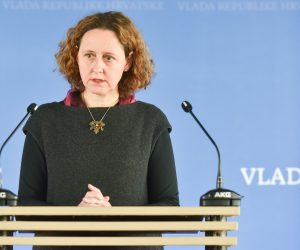 21.04.2022., Zagreb - U NSK je odrzana 114. sjednica Vlade - Na dnevnom su redu bile sjednice dvije odluke o donosenju Programa potpore. Prva je za potpore primarnim poljoprivrednim proizvodjacima u stocarstvu zbog otezanih uvjeta poslovanja uzrokovanih pandemijom covid-19 u ovoj godini, a druga za potpore posrednicima u lancu doniranja hrane i/ili banci hrane. Vlada je donijelai odluku o produljenju istraznog razdoblja u svrhu istrazivanja i eksploatacije ugljikovodika na istraznom prostoru ugljikovodika "DR-0.
 Photo: Davorin Visnjic/PIXSELL