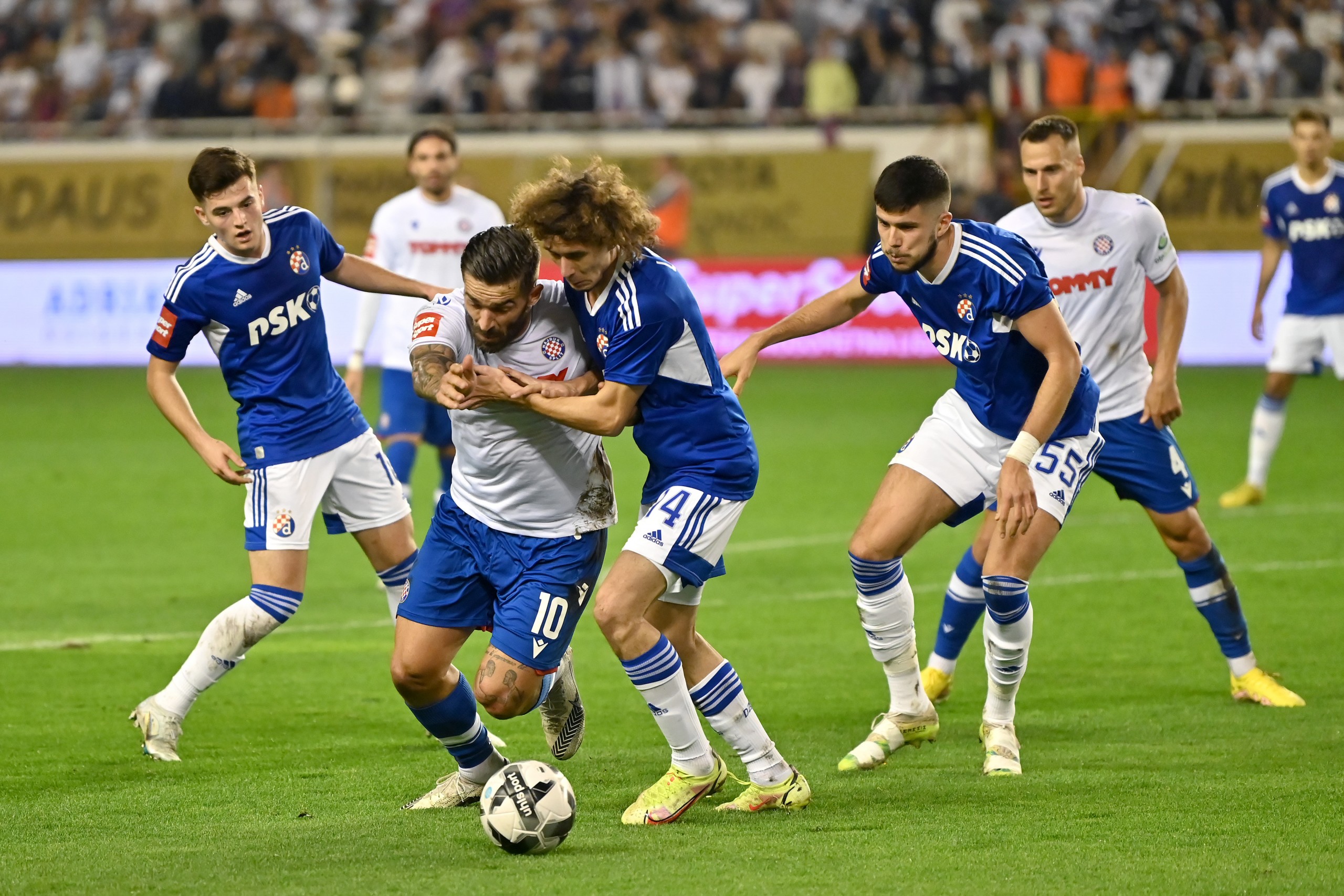 21.10.2022., stadion Poljud, Split - SuperSport HNL, 14. kolo, HNK Hajduk - GNK Dinamo. Marko Livaja, Robert Ljubicic. Photo: Matko Begovic/PIXSELL