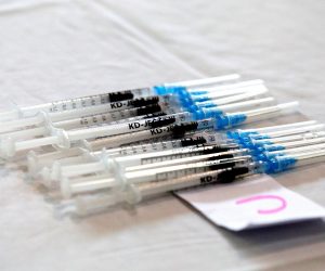 22.01.2022., Sibenik - Iako je broj novooboljelih od COVID-19 infekcije svakim danom sve veci, danas interes za cijepljenje nije bio velik.

 Photo: Dusko Jaramaz/PIXSELL