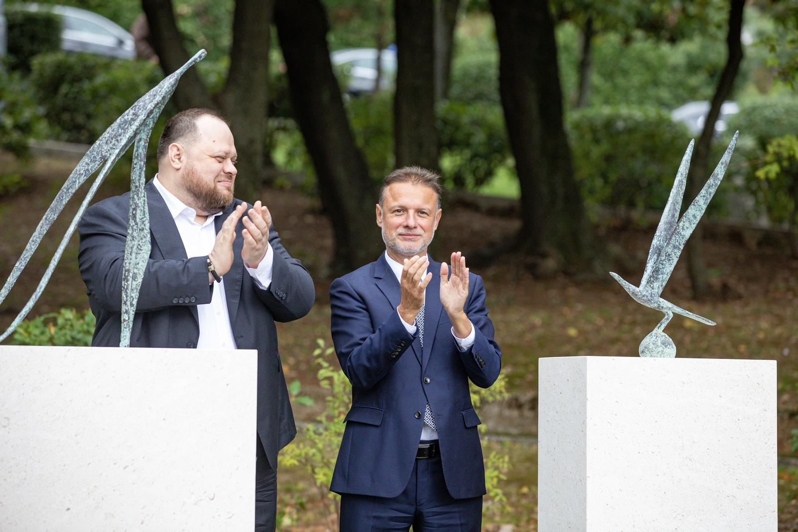 22.10.2022., Lovran - U gradskom parku "Komuscak" svecano je otkriven spomenik ukrajinskom knjizevniku i pjesniku Ivanu Franku. Predsjednik ukrajinskog parlamenta Ruslan Stefancuk, predsjednik Hrvatskog Sabora Gordan Jandrokovic Photo: Srecko Niketic/PIXSELL
