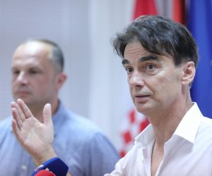 23.06.2022.,Split-Konferencija za medije SDP-a na temu inflacije,na kojoj su govorili,potpredsjednik SDP-a Sinisa Hajdas Doncic saborski zastupnik Branko Grcic  te SDP-ov kandidat za gradonacelnika Splita Davor Matijevic
 Photo: Ivo Cagalj/PIXSELL