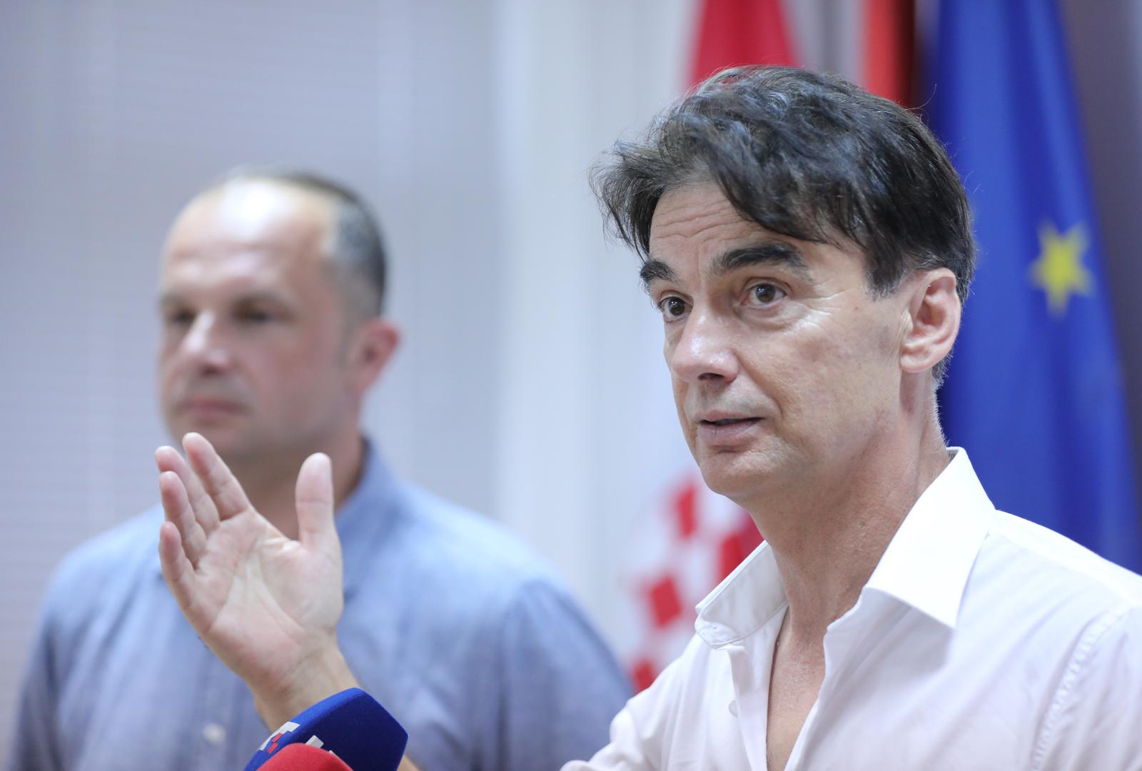 23.06.2022.,Split-Konferencija za medije SDP-a na temu inflacije,na kojoj su govorili,potpredsjednik SDP-a Sinisa Hajdas Doncic saborski zastupnik Branko Grcic  te SDP-ov kandidat za gradonacelnika Splita Davor Matijevic
 Photo: Ivo Cagalj/PIXSELL