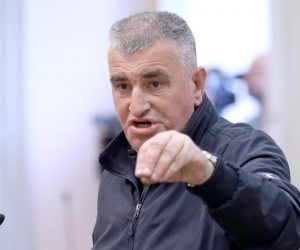 23.09.2022., Zagreb - Razocaran sto nije dobio pozornost zastupnika za svoju raspravu Miro Bulj je Sabor nazvao kokosinjecem u kojem sew ne moze raditi.
 Photo: Patrik Macek/PIXSELL