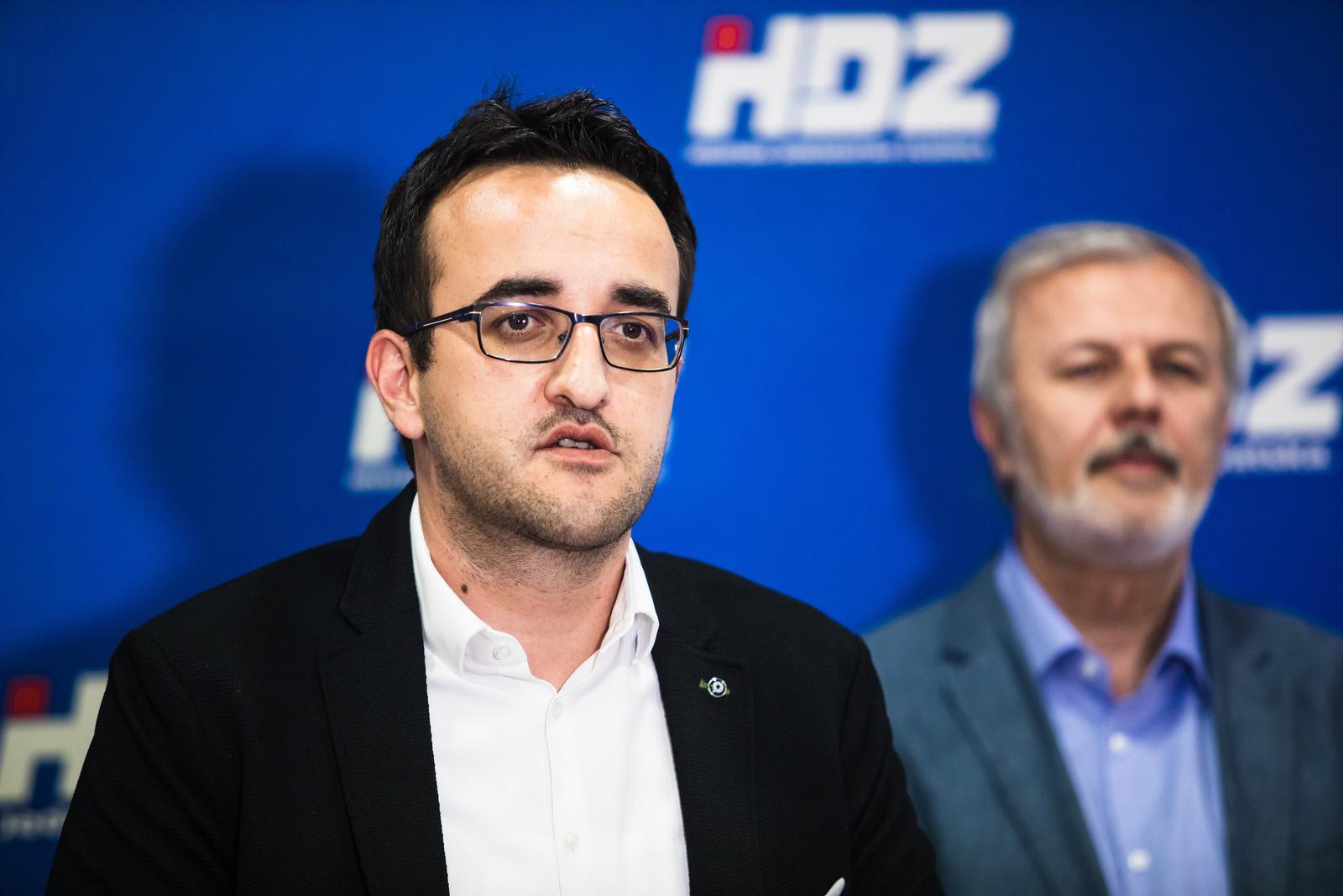 24.05.2020., Split - Konferencija za medije HDZ-a. Na konferenciji su govorili predsjednik Ante Sanader, saborski zastupnik i politicki tajnik HDZ-a, i Ante Bacic.rAnte Bacic, Ante SanaderrPhoto: Milan Sabic/PIXSELL