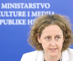 24.06.2022., Zagreb - Ministrica kulture i medija Nina Obuljen Korzinek sa suradnicima predstavila je na konferenciji za novinare prvi Javni poziv za poticanje suvremenog plesnog stvaralastva, kojim ce Ministarstvo kulture i medija pruziti dodatnu potporu plesnim umjetnicima i omoguciti kontinuitet rada.   Photo: Patrik Macek/PIXSELL