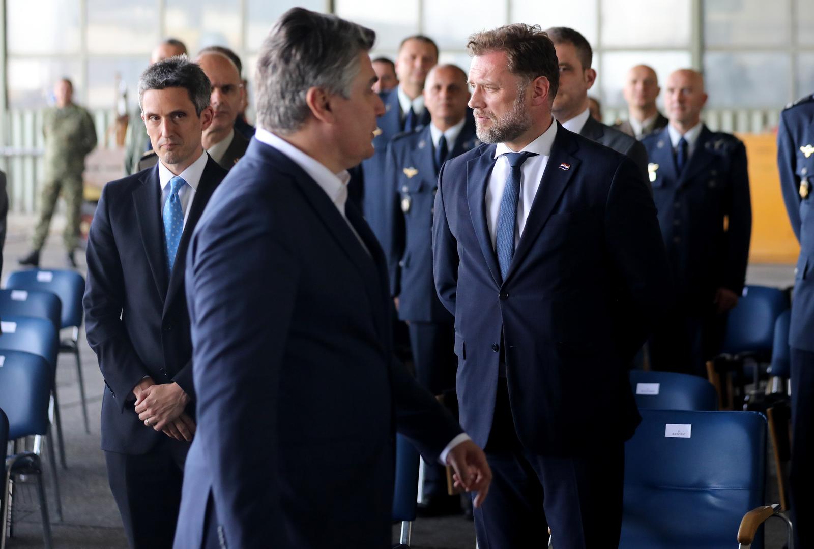 25.05.2022., Zagreb, Vojarna "Pukovnik Marko Zivkovic" - Ministar Mario Banozic i predsjednik RH Zoran Milanovic na primopredaji helikoptera

UH-60M Black Hawk koji je donacija Sjedinjenih Americkih Drzava Republici Hrvatskoj. Photo: Emica Elvedji/PIXSELL