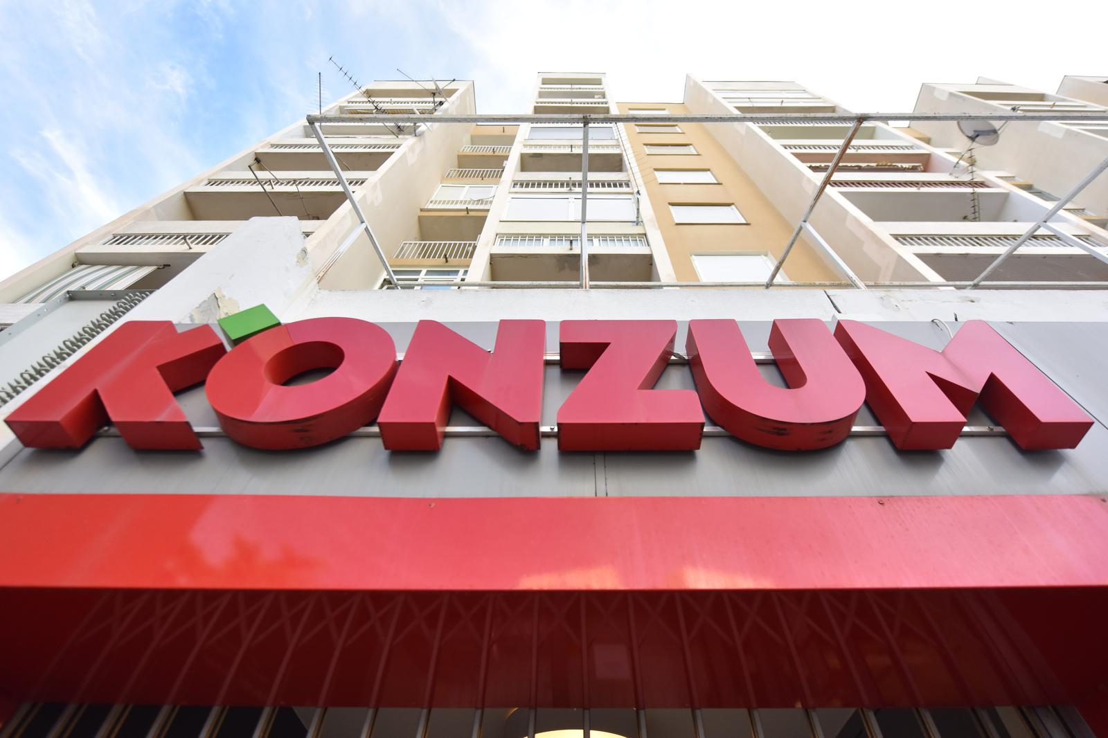 U Šibeniku zatvoren još jedan Konzumov dućan 25.06.2018., Sibenik - Na Baldekinu zatvoren ducan  trvtke Konzum. rrPhoto: Hrvoje Jelavic/PIXSELL