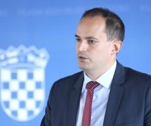 25.08.2022., Zagreb - U Nacionalnoj i sveucilisnoj knjiznici odrzana je 143. sjednica Vlade na kojoj je, uz ostalo, raspravljano o odlukama o donosenju Programa potpore poljoprovrednim proizvodjacima. Nakon sjednice medijima se obratio Ivan Malenica.

 Photo: Patrik Macek/PIXSELL