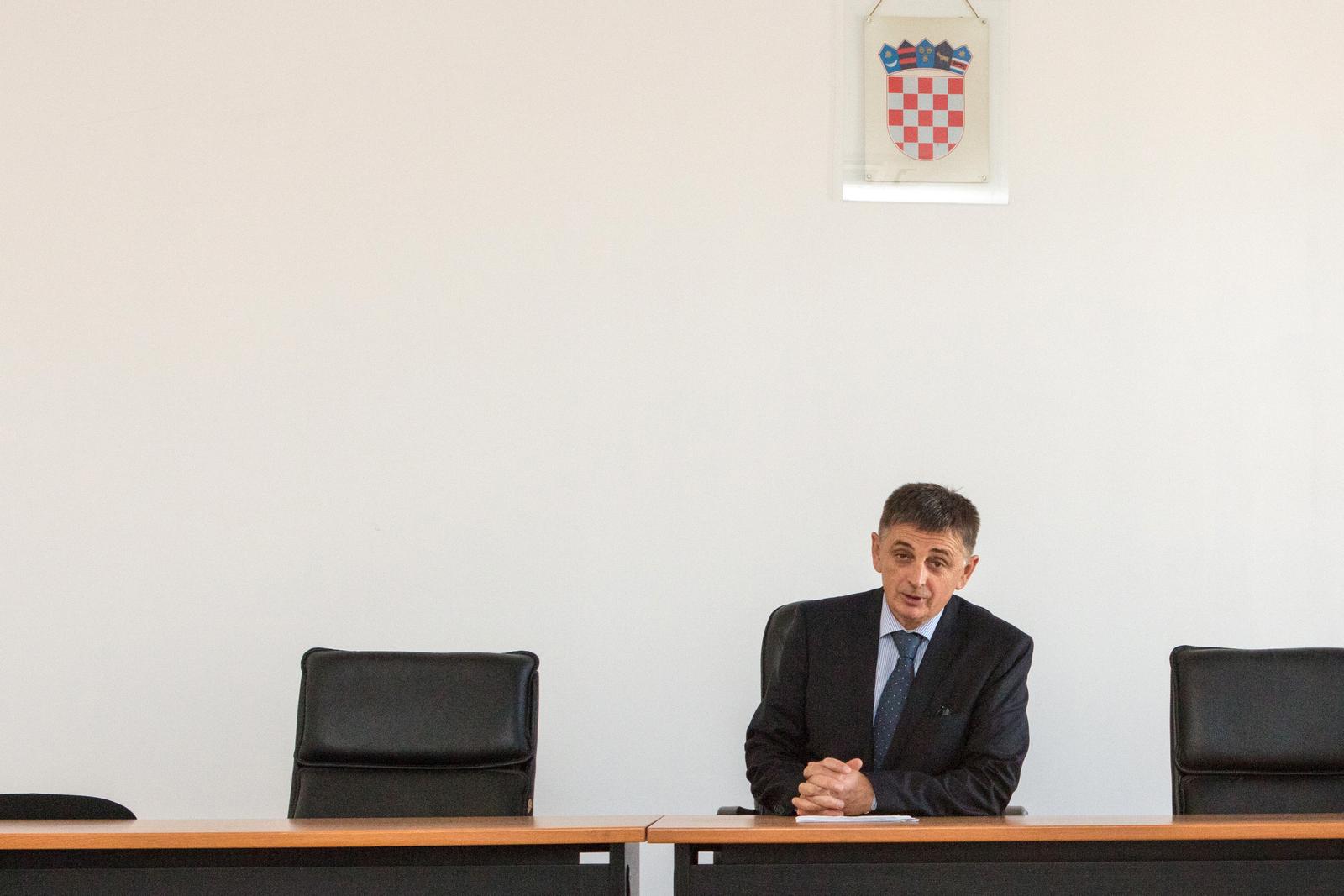 25.10.2017., Osijek - Zupanijski sud u Osijeku danas ima svoj "Dan otvorenih vrata" koji se tradicionalno obiljezava 25. listopada, na Europski dan pravosudja. Zvonko Vrban, sudac Zupanijskog suda u Osijeku. rPhoto: Dubravka Petric/PIXSELL