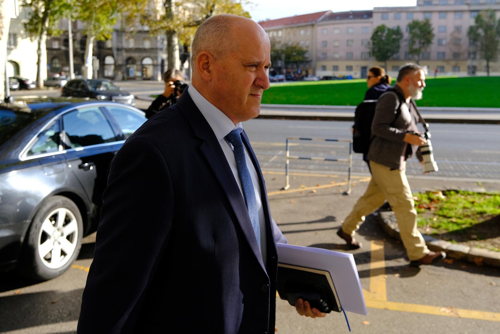 25.10.2022., Zagreb - Branko Bacic dolazi na sjednicu Predsjednistva Hrvatske demokratske zajednice u sredisnjicu stranke na Trgu zrtava fasizma. Photo: Slaven Branislav Babic/PIXSELL