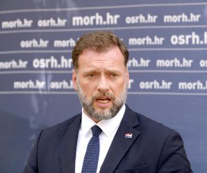 26.08.2022., Zagreb -Ministar obrane Mario Banozic odrzao je u MORH-u konferenciju za medije nakon svecanosti urucenja rjesenja kadetima.  Photo: Patrik Macek/PIXSELL