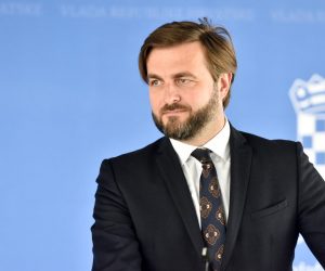 27.4.2022., Zagreb  Uoci pocetka sjednice Vlade ministar Tomislav Coric obratio se medijima.
 Photo: Davorin Visnjic/PIXSELL