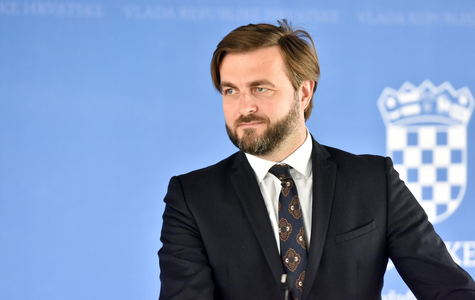 27.4.2022., Zagreb  Uoci pocetka sjednice Vlade ministar Tomislav Coric obratio se medijima.
 Photo: Davorin Visnjic/PIXSELL