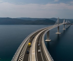 27.07.2022., Peljesac, Komarna - Pogled na Peljeski most koji je dan nakon svecanog otvorenja pusten u promet Photo: Igor Kralj/PIXSELL