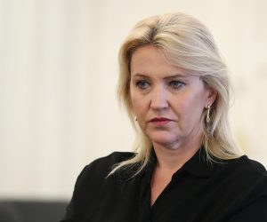 27.09.2022., Zagreb - Okrugli stol o politickom integritetu kojeg organizira GONG. Sa saborskim zastupnicima i zastupnicama raspravljalo se o mogucim rjesenjima i ucinkovitosti etickih kodeksa u suzbijanju korupcije i sprjecavanju sukoba interesa. Davorin Ivanjek, Vesna Nadj, Natasa Novakovic, Melisa Skender, Nino Raspudic, Arsen Bauk.  Photo: Goran Stanzl/PIXSELL