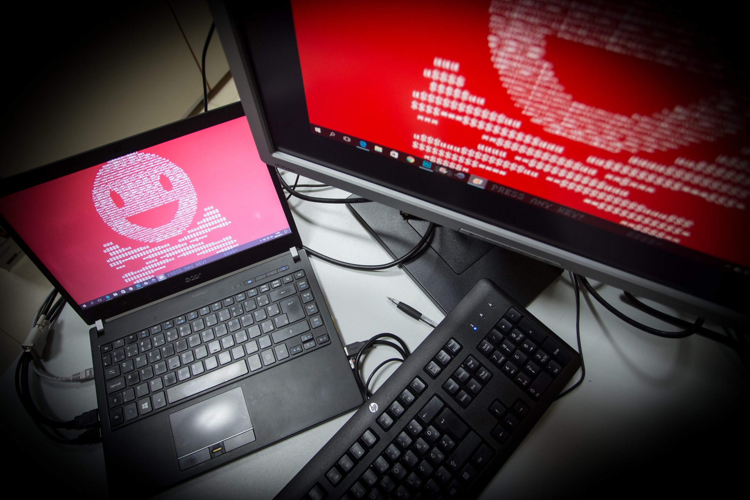 28.06.2017., Zagreb - Ransomware Petya napada racunala sirom svijeta, o koristi istu ranjivost Windowsa kao i ransomware WannaCry koji je internetom harao prije mjesec dana. rijec je o zlonamjernom programu koji sifrira datoteke na racunalu te one korisniku postaju nedostupne sve dok kriminalcima ne plate trazenu svotu za kljuc kojim ce svoje podatke desifrirati. "nPhoto: Davor Puklavec/PIXSELL