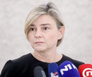 28.10.2022., Zagreb - Na konferenciji za medije odrzanoj u Saboru zastupnice Sandra Bencic i Ivana Kekin govorile su o stanju u zdravstvu i izbornim jedinicama. Photo: Patrik Macek/PIXSELL