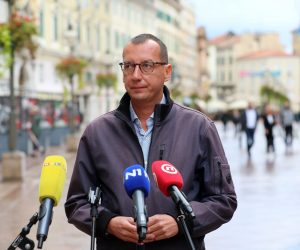 29.09.2022., Rijeka - Gradonacelnik Rijeke Marko Filipovic, dogradonacelnica Sandra Krpan i zapovjednik JVP Hinko Mance na Korzu dali izjavu povodom poplave izazvane jakom kisom.
  Photo: Goran Kovacic/PIXSELL