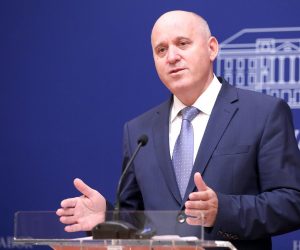 29.09.2022., Zagreb - Na konferenciji za medije kluba zastupnika HDZ-a odrzanoj u Saboru o temi "Oporbeno politiziranje o izmjenama Ustava i Ustavnog zakona o Ustavnom sudu" govorili su zastupnici Branko Bacic i Damir Habijan. 
 Photo: Patrik Macek/PIXSELL