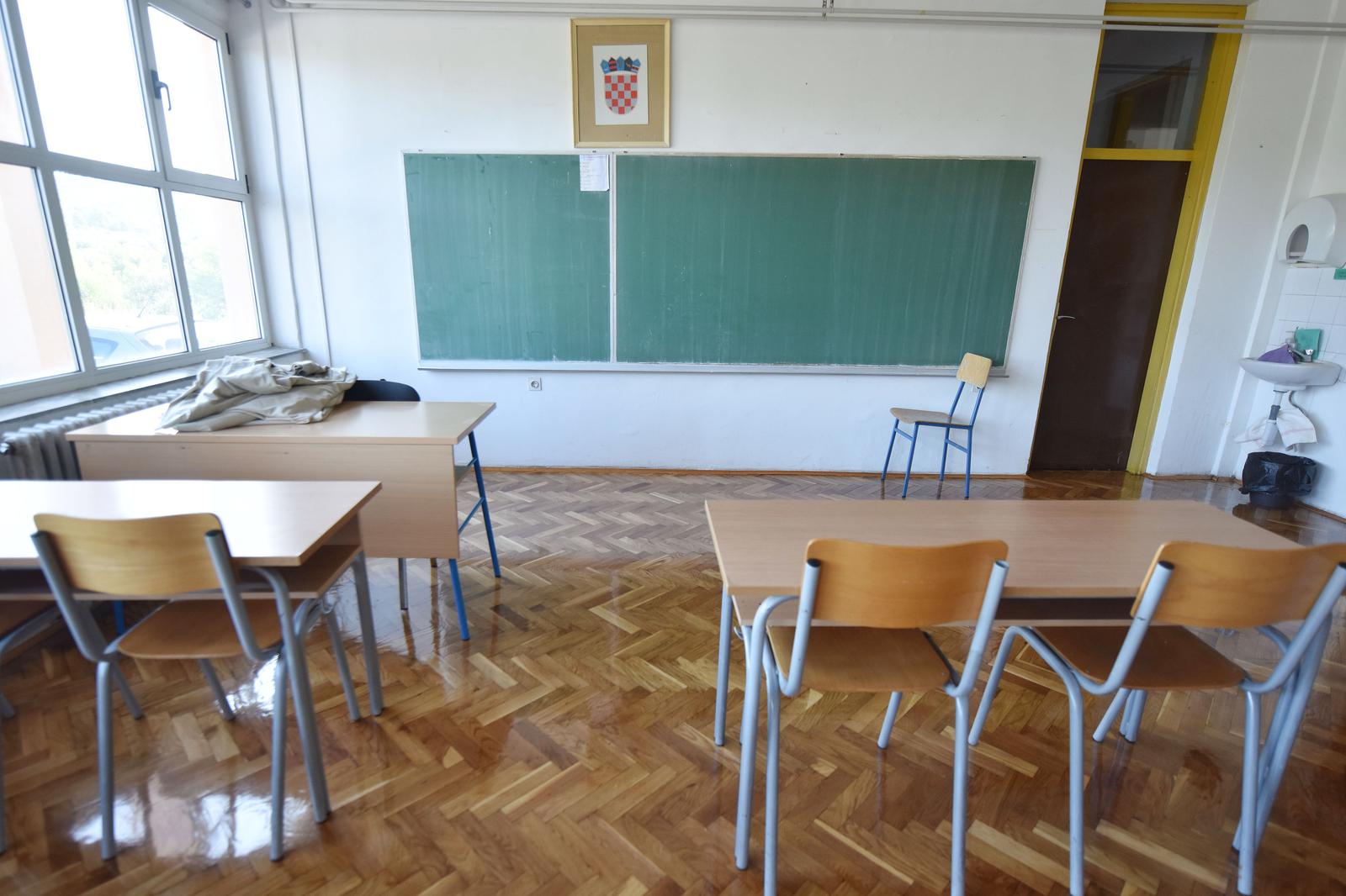 Prazna učionica 31.08.2018., Primosten - Prazna ucionica. rrPhoto: Hrvoje Jelavic/PIXSELL