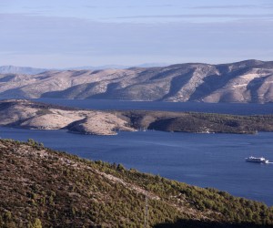 20.09.2022.,Stari Grad, Hvar - Motivi Hvara i Braca u rano jutro. Pogled sa stare ceste Stari Grad- Hvar. Pixsell/Ivo Cagalj