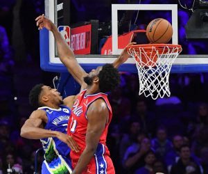 Nov 18, 2022; Philadelphia, Pennsylvania, USA; Milwaukee Bucks forward Giannis Antetokounmpo (34) misses a dunk against Philadelphia 76ers center Joel Embiid (21) during the second quarter at Wells Fargo Center. Mandatory Credit: Eric Hartline-USA TODAY Sports