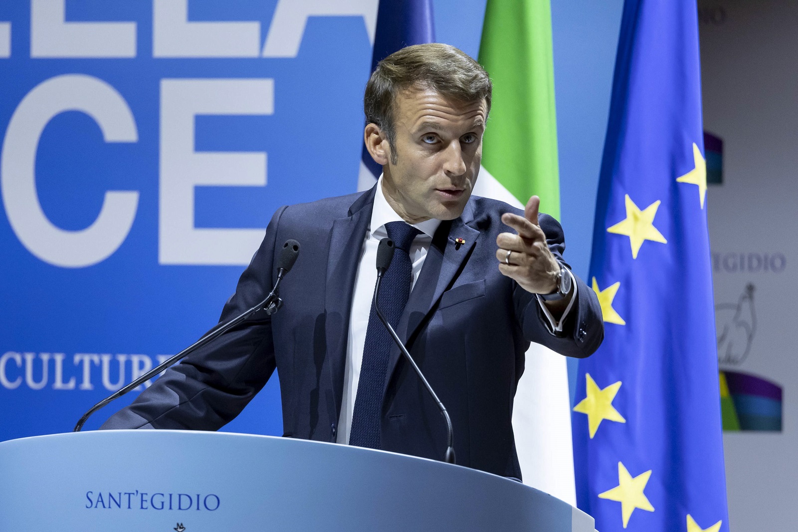 epa10261463 President of the French Republic Emmanuel Macron speaks at the international meeting for Peace entitled  'The Cry for Peace -Religions and Cultures in Dialogue' (Il grido della Pace –Religioni e Culture in dialogo), in Rome, Italy, 23 October 2022.  EPA/MASSIMO PERCOSSI