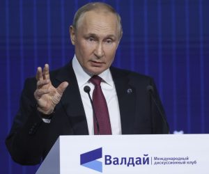 epa10269289 Russia's President Vladimir Putin speaks during the session 'The World after Hegemony: Justice and Security for Everyone' of the Valdai International Discussion Club outside Moscow, Russia, 27 October 2022.  EPA/SERGEI KARPUKHIN/SPUTNIK/KREMLIN POOL MANDATORY CREDIT