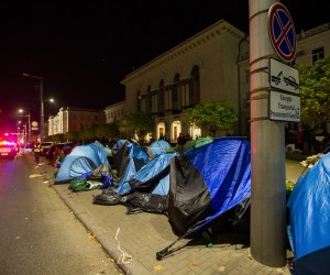 epa10270658 Tents in front of the General Prosecutor's building, pictured after clashes between police and supporters of the Shor political party, who were trying to install tents to block the main street in front of General Prosecutor's building during a protest in Chisinau, Moldova, 28 October 2022. Protesters in Chisinau continue to protest against the government and president Sandu asking for their demission and accusing them of incompetence and being responsible for an inefficient economy, inflation and a rapid increase of prices.  EPA/DUMITRU DORU