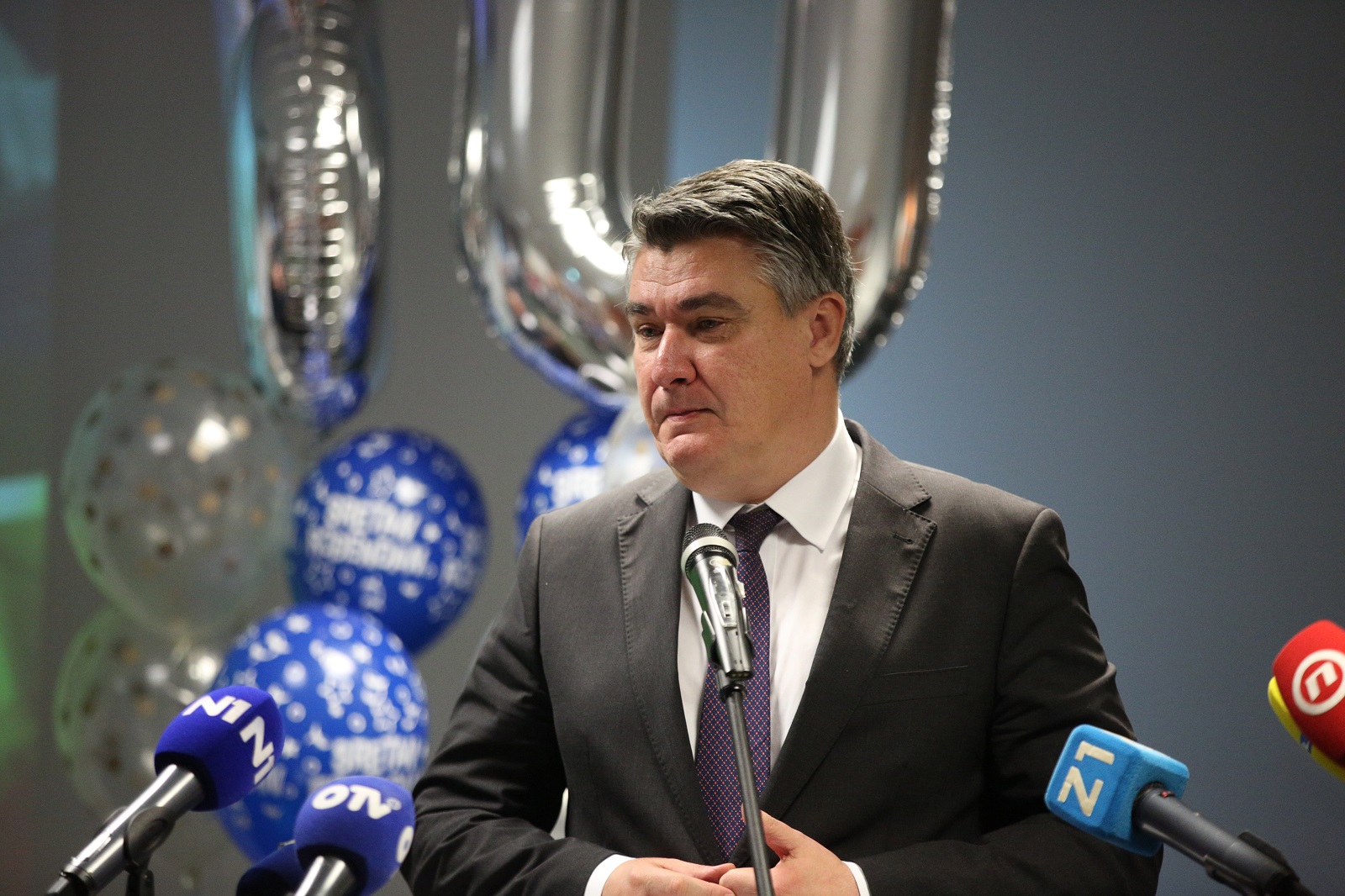 Zagreb, 04.11.2022. - Predsjednik Republike Hrvatske Zoran Milanoviæ sudjelovao je na sveèanoj sjednici povodom Dana Fakulteta politièkih znanosti Sveuèilita u Zagrebu. Na fotografiji predsjednik Zoran Milanoviæ foto HINA /Zvonimir KUHTIÆ/ kuzo