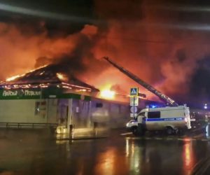 epa10287441 A handout photo taken from a video made available by the Russian Emergency Ministry Press Service shows firefighters try to extinguish a fire at 'Polygon' cafe in Kostroma, Russia, 05 November 2022. The fire claimed the lives of at least 15 people, according to emergency services on the site.  EPA/RUSSIAN EMERGENCIES MINISTRY HANDOUT BEST QUALITY AVAILABLE/HANDOUT EDITORIAL USE ONLY/NO SALES HANDOUT EDITORIAL USE ONLY/NO SALES