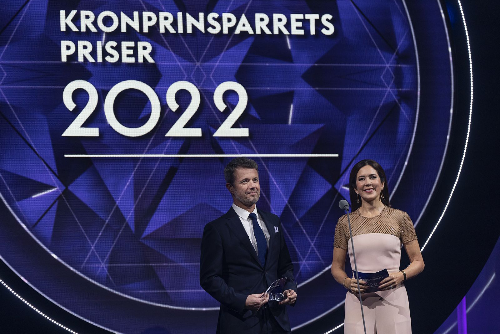 epa10289822 Danish Crown Prince Frederik (L) and Crown Princess Mary host the awarding ceremony of the 'Crown Prince Couple's Awards 2022' (Kronprinsenpaarrets Priser) in Ringsted, Denmark, 05 November 2022 (issued 06 November 2022. The Danish Crown Prince Couple  Frederik and Crown Princess Mary presented 2022 Awards 2022 to laureates for theit for achievements in art, culture and social work.  EPA/Claus Bech DENMARK OUT