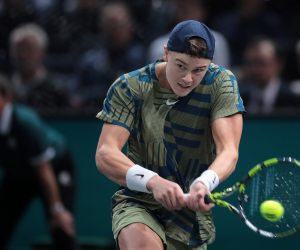 epa10290293 Holger Rune of Denmark ain action during the final match against  Novak Djokovic of Serbia at the Rolex Paris Masters 2022 Tennis Tournament in Paris, France, 06 November 2022.  EPA/CHRISTOPHE PETIT TESSON
