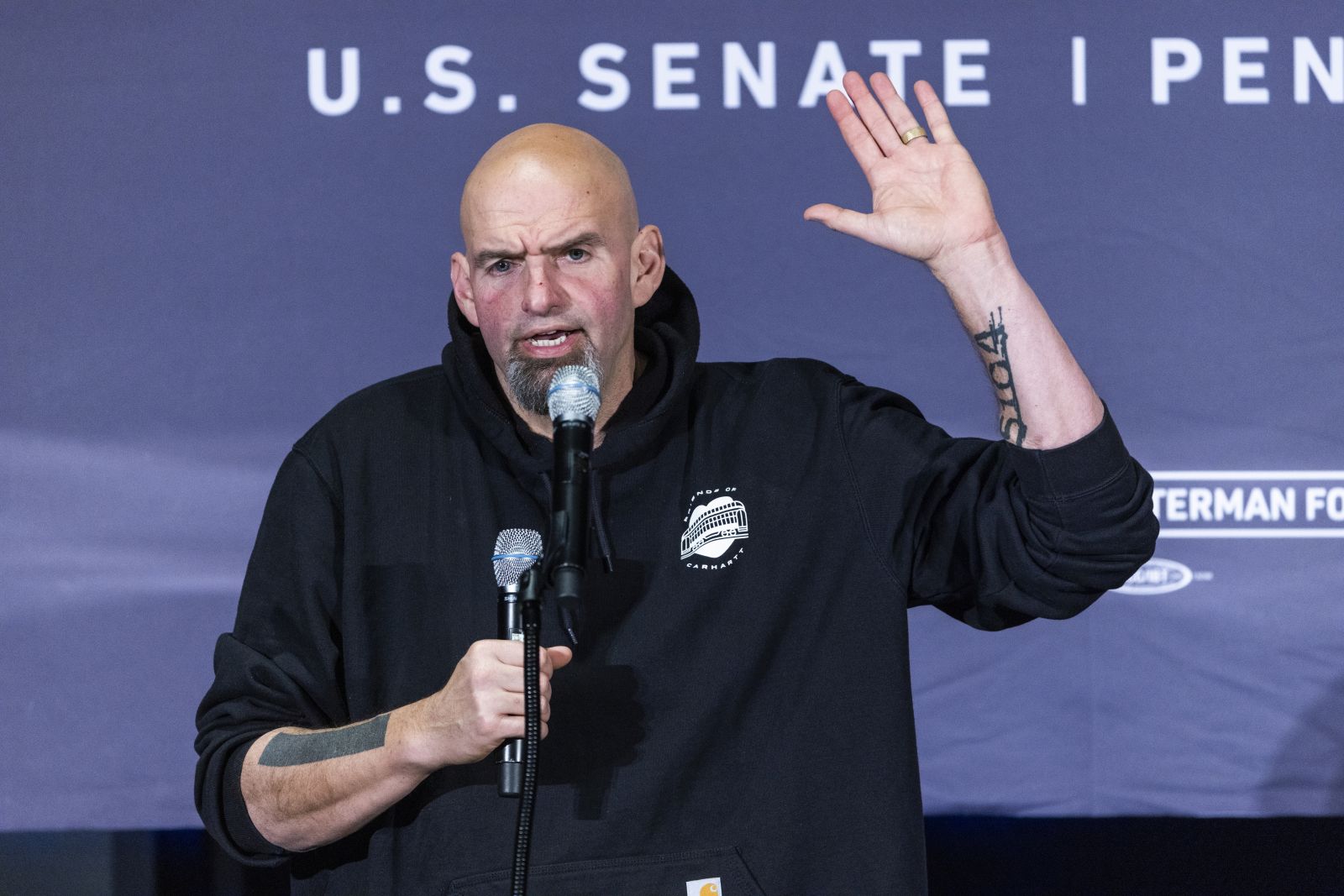 epa10293059 Democratic Senate candidate for Pennsylvania John Fetterman speaks at an election eve rally in Pittsburgh, Pennsylvania, USA, 07 November 2022. The US midterm elections are held every four years at the midpoint of each presidential term and this year include elections for all 435 seats in the House of Representatives, 35 of the 100 seats in the Senate and 36 of the 50 state governors as well as numerous other local seats and ballot issues.  EPA/JIM LO SCALZO