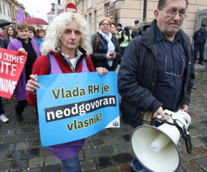 Zagreb, 10.11.2022 -  Prosvjed i konferencija za novinare radnica Orljave.  foto HINA/ Admir BULJUBAIÆ/ ik