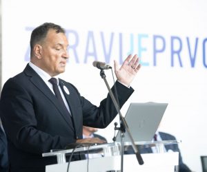 Zagreb, 11.11.2022.-  Ministarstvo zdravstva RH predstavilo je odaziv i ključne prijedloge s javnog savjetovanja kao i sljedeće korake u kontekstu reforme zdravstva. Na fotografiji Vili Beroš.
  foto HINA/ Daniel KASAP/ dk