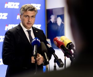 Zagreb, 14.11.2022 - Izjava za medije predsjedika HDZ-a Andreja Plenkovića nakon sjednice šireg Predsjedništva HDZ-a.
Foto Hina/ Dario GRZELJ/ dag