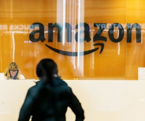 epa10306013 An entrance to Amazon offices in New York, New York, USA, 14 November 2022. The company reportedly has plans to lay-off 10,000 employees, the largest workforce reduction in the company’s history.  EPA/JUSTIN LANE