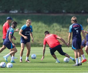 Doha, 21.11.2022 - Trening Hrvatske nogometne reprezentacije u trening kampu Al Ersal 3 u Dohi. Na slici Joško Gvardiol, Lovro Majer, Josip Šutalo.
foto HINA/ Damir SENČAR/ ds