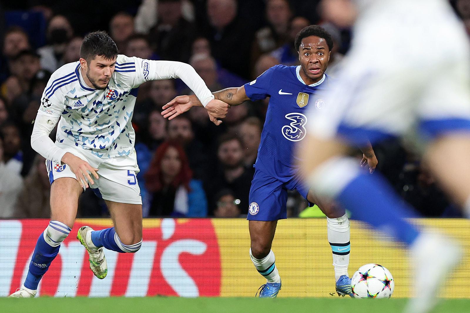 02.11.2022., stadion Stamford Bridge, London, Engleska - UEFA Liga prvaka, 6. kolo, skupina E, Chelsea - GNK Dinamo. Dino Peric, Raheem Sterling.  Photo: Luka Stanzl/PIXSELL