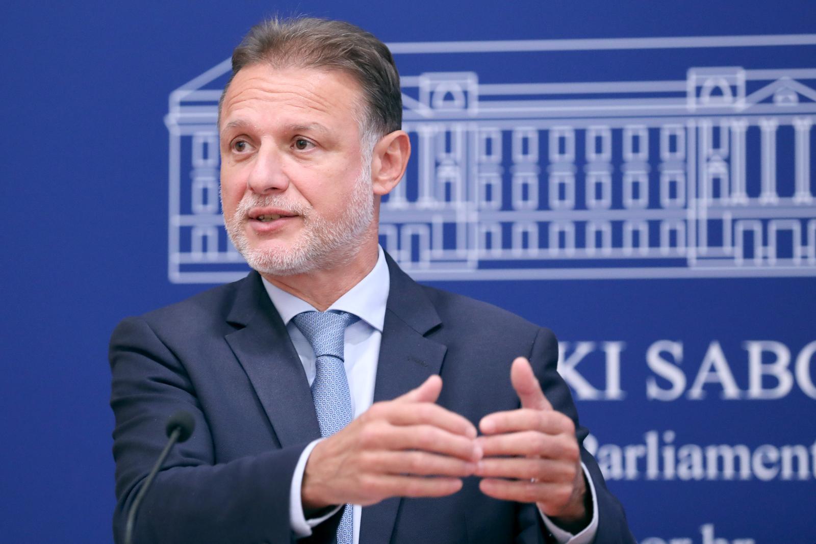 03.11.2022., Zagreb - Predsjednik Sabora Gordan Jandrokovic odrzao je konferenciju za medije nakon sjednice Predsjednistva Hrvatskoga sabora s predsjednicima klubova zastupnika na kojoj je tema bila dnevni red predstojece sjednice Sabora. Photo: Patrik Macek/PIXSELL